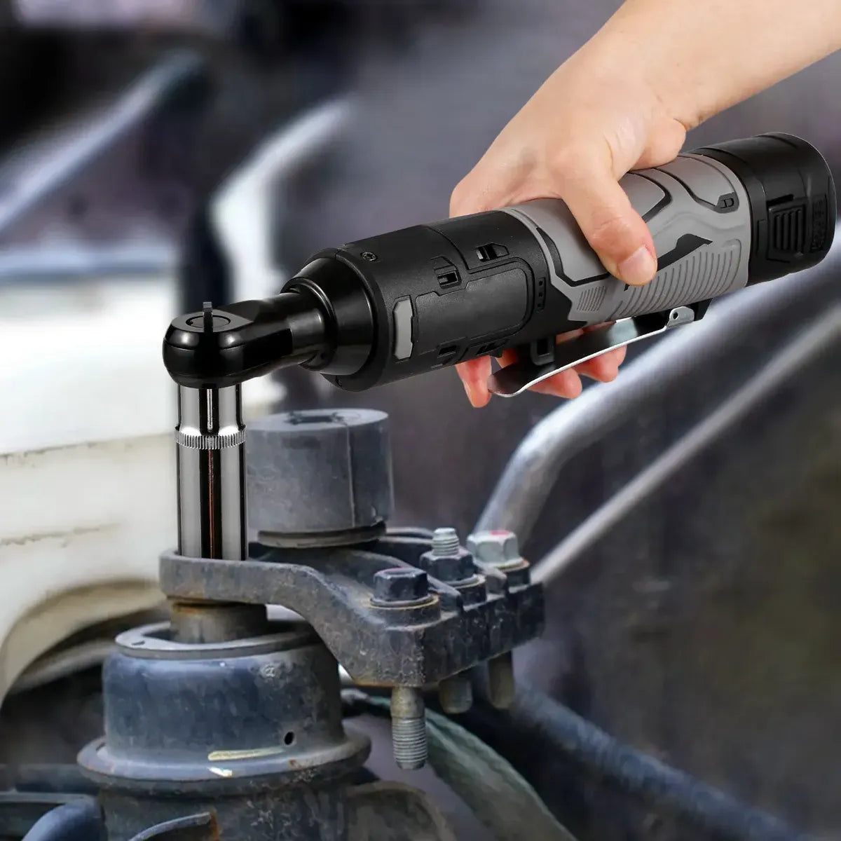 Llave chicharra inalámbrica utilizada en reparación automotriz