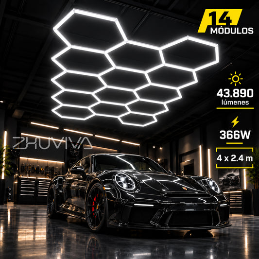 Lámpara hexagonal LED de 14 módulos instalada sobre auto en garage de detailing