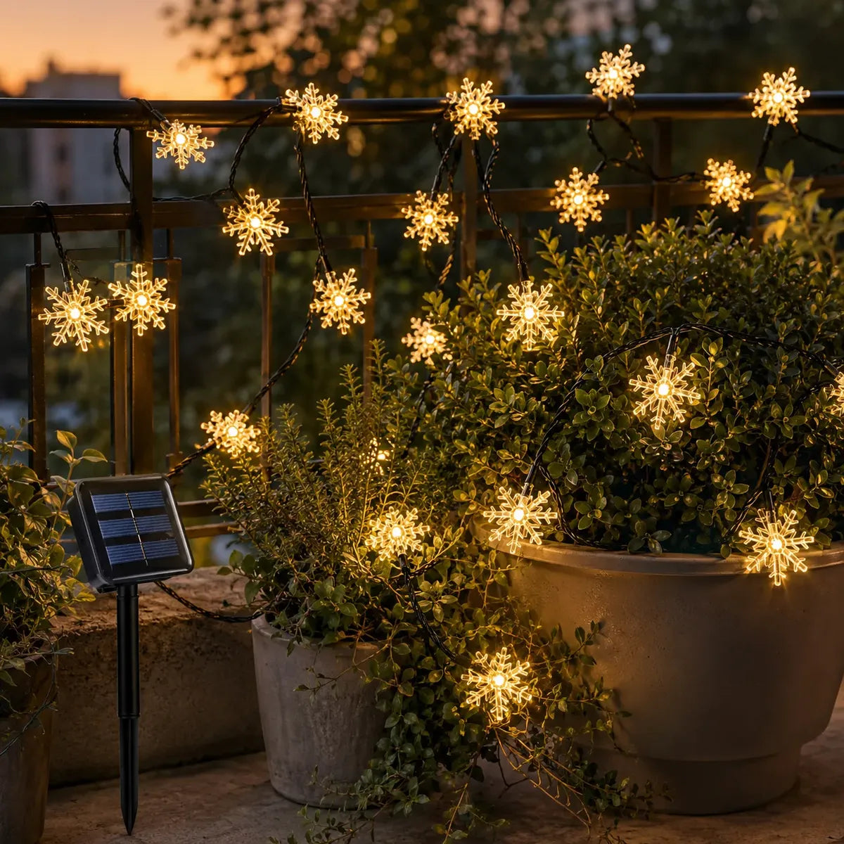 Guirnalda Solar Copos de Nieve 5 m con 20 LED Cálidos para Navidad