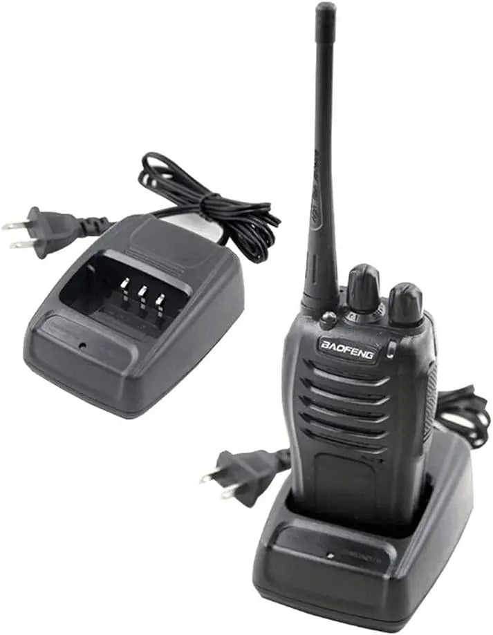 Radio transmisor Baofeng BF-888S colocado en base de carga