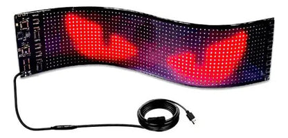 Panel LED RGB flexible mostrando animación de corazones